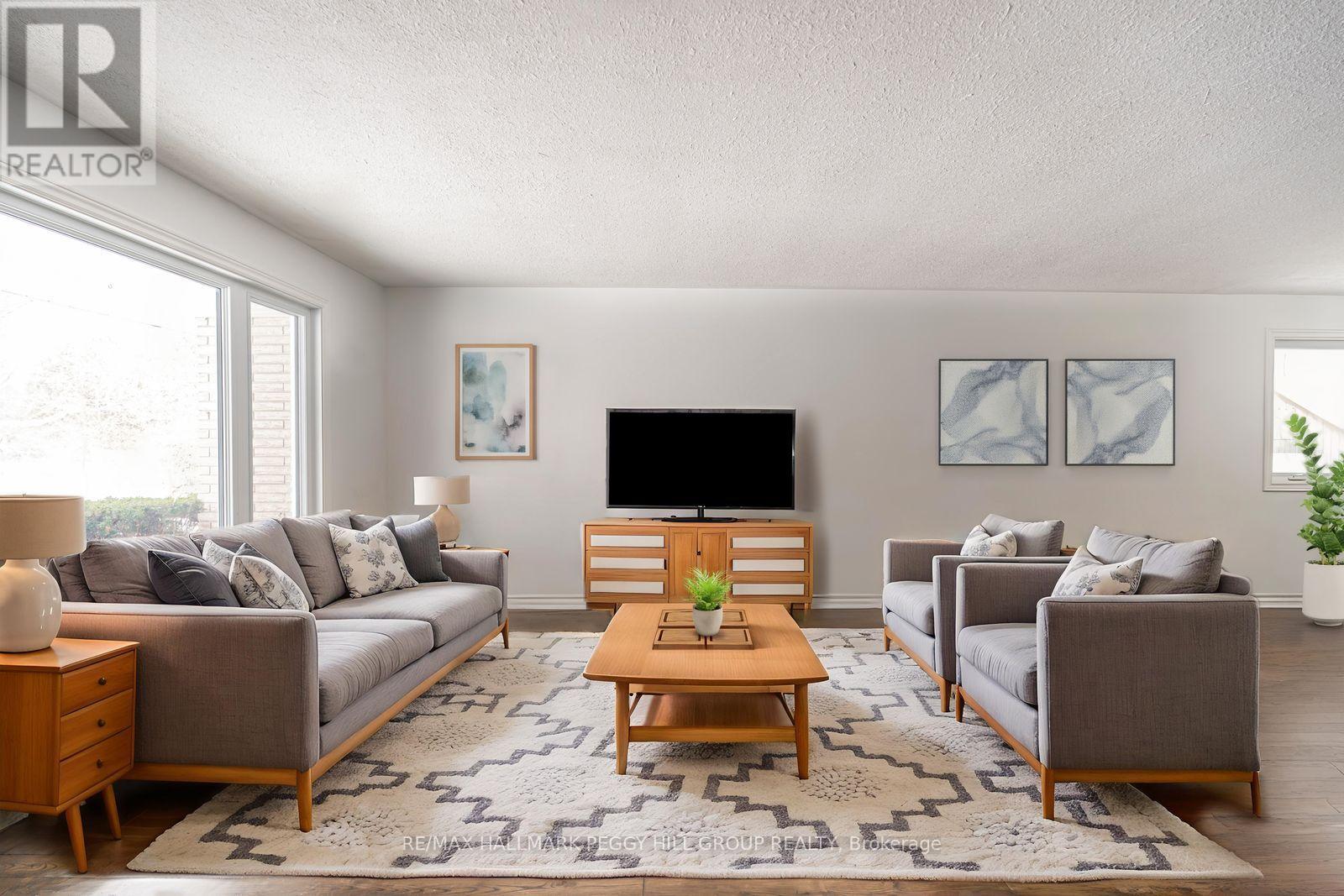 5853 Yonge Street, Innisfil, Ontario  L0L 1K0 - Photo 2 - N12472435