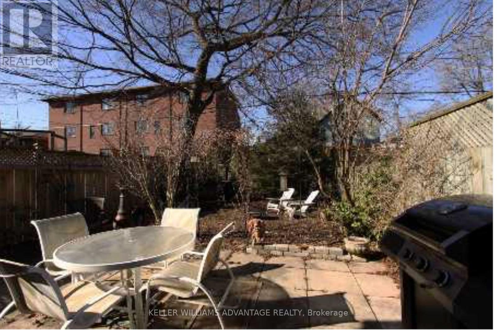 60 Rhodes Avenue, Toronto, Ontario  M4L 2Z9 - Photo 4 - E12573176