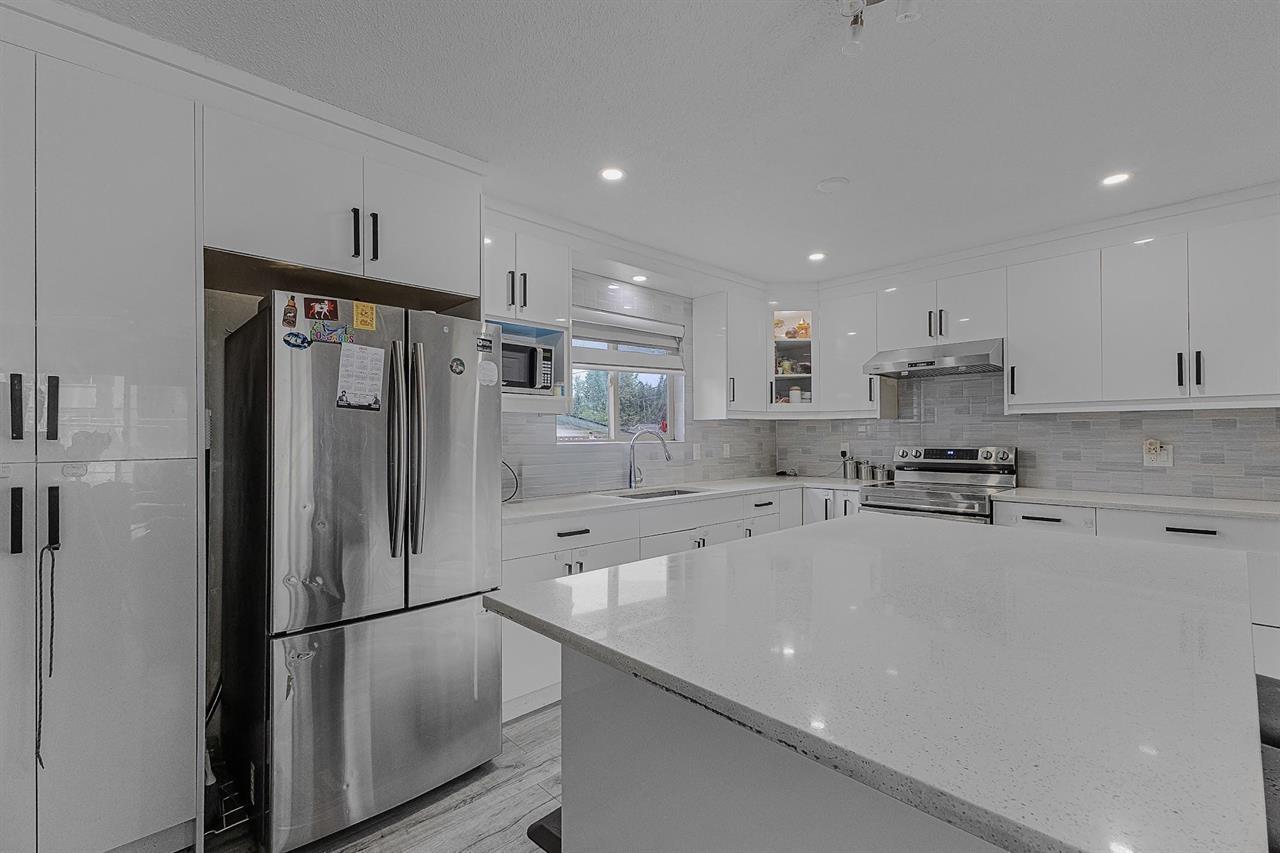 7955 Hurd Street, Mission, British Columbia  V2V 3J7 - Photo 6 - R3063846