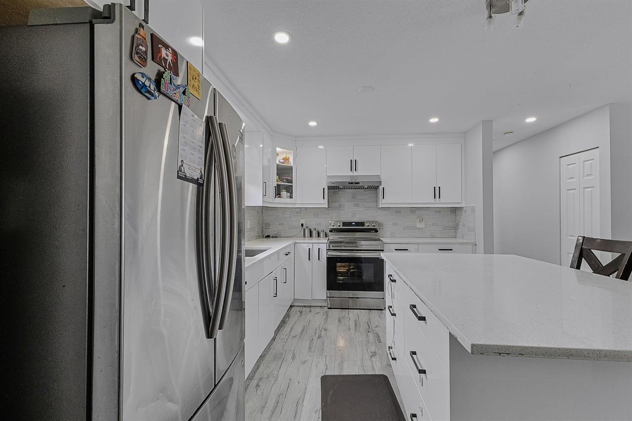 7955 Hurd Street, Mission, British Columbia  V2V 3J7 - Photo 5 - R3063846