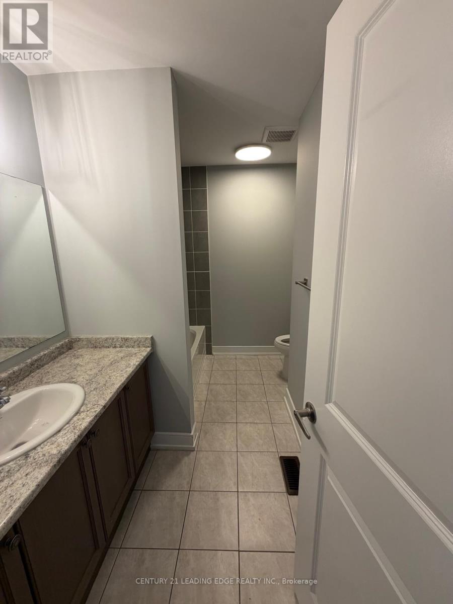 56 Frederick Pearson Street, East Gwillimbury, Ontario  L9N 0R8 - Photo 7 - N12573166