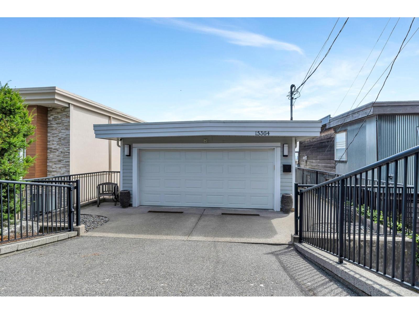 15364 Victoria Avenue Street, White Rock, British Columbia  V4B 1H2 - Photo 3 - R3069673