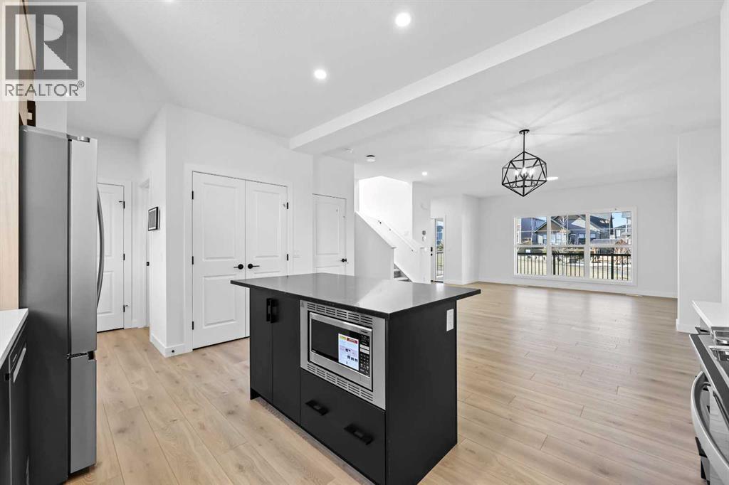 120 Mitchell Walk Nw, Calgary, Alberta  T3R 2G2 - Photo 4 - A2272455