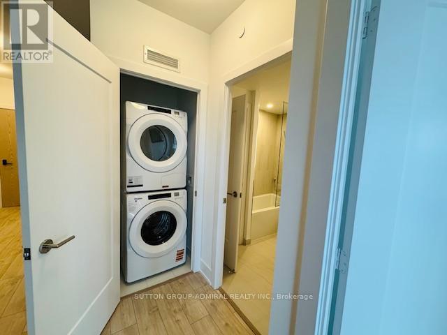 1605 - 10 Inn On The Park Drive, Toronto, Ontario  M3C 0P9 - Photo 7 - C12393076