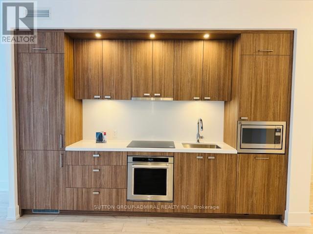 1605 - 10 Inn On The Park Drive, Toronto, Ontario  M3C 0P9 - Photo 5 - C12393076