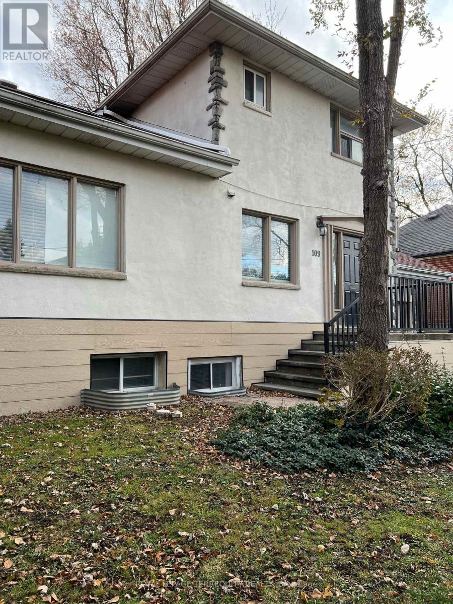 MAIN - 109 YORK DOWNS DRIVE, Toronto, Ontario