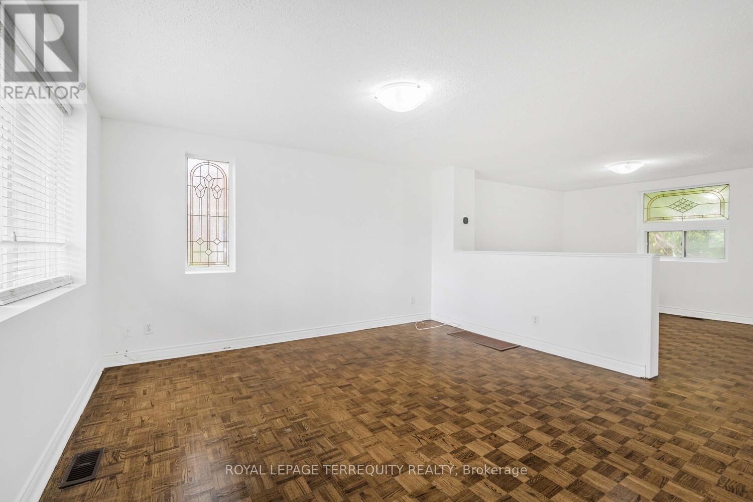 Main - 109 York Downs Drive, Toronto (Clanton Park), Ontario  M3H 2G6 - Photo 7 - C12414388