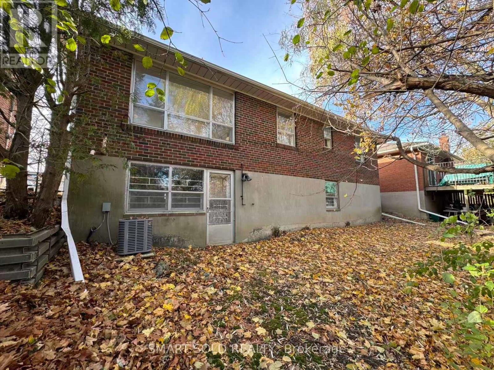 81 Maxome Avenue, Toronto, Ontario  M2M 3K2 - Photo 22 - C12549936
