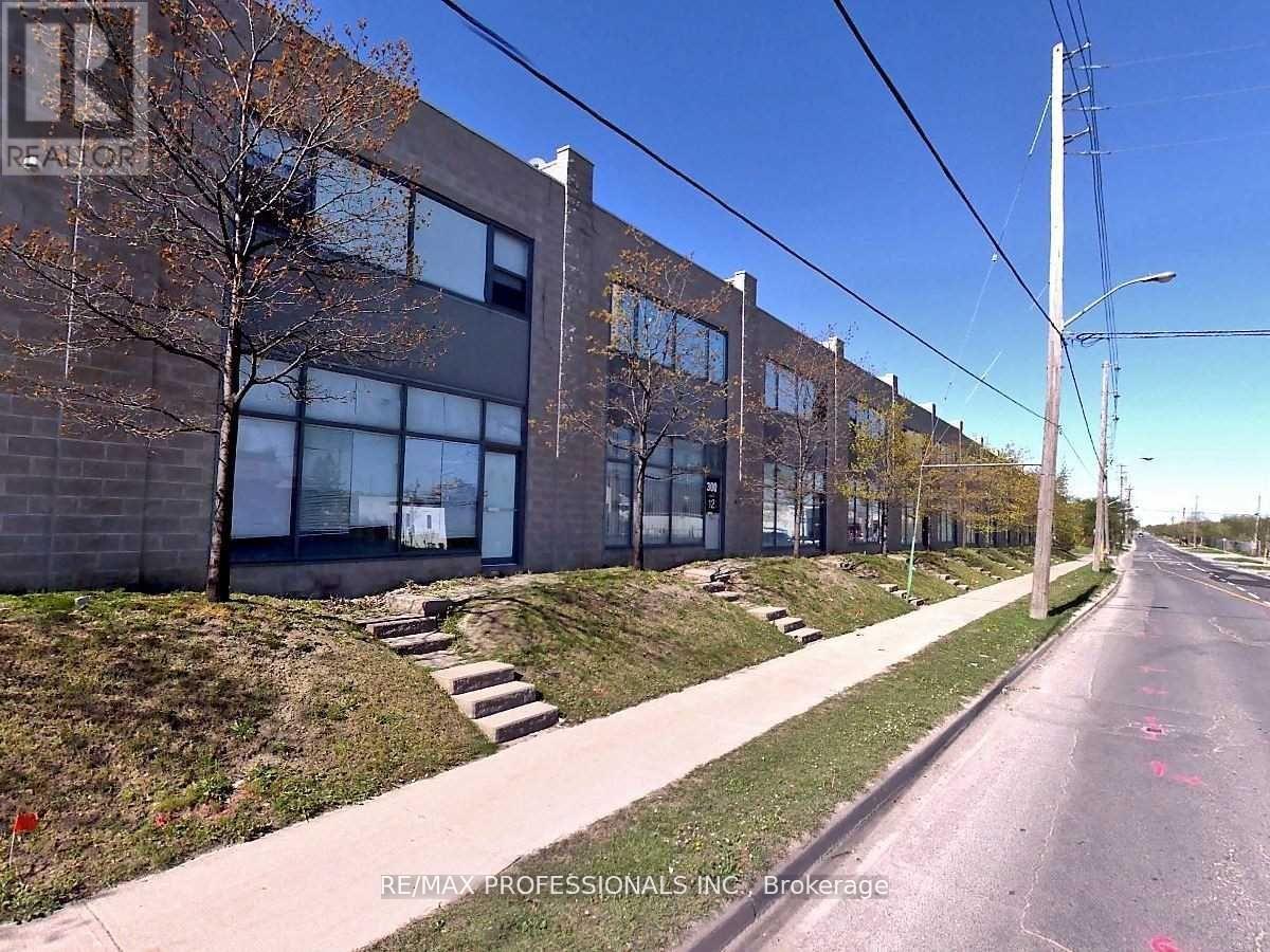 34 - 300 NEW TORONTO STREET, Toronto, Ontario