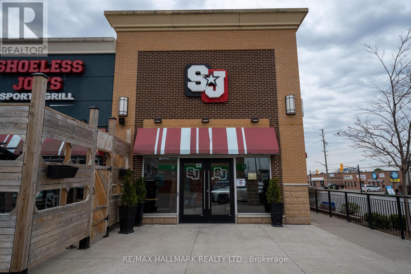 800 MAIN STREET E, Milton, Ontario