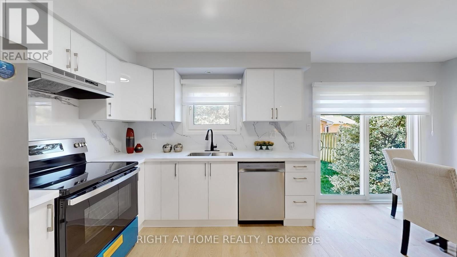 3362 Wilmar Crescent, Mississauga, Ontario  L5L 4C2 - Photo 10 - W12573194