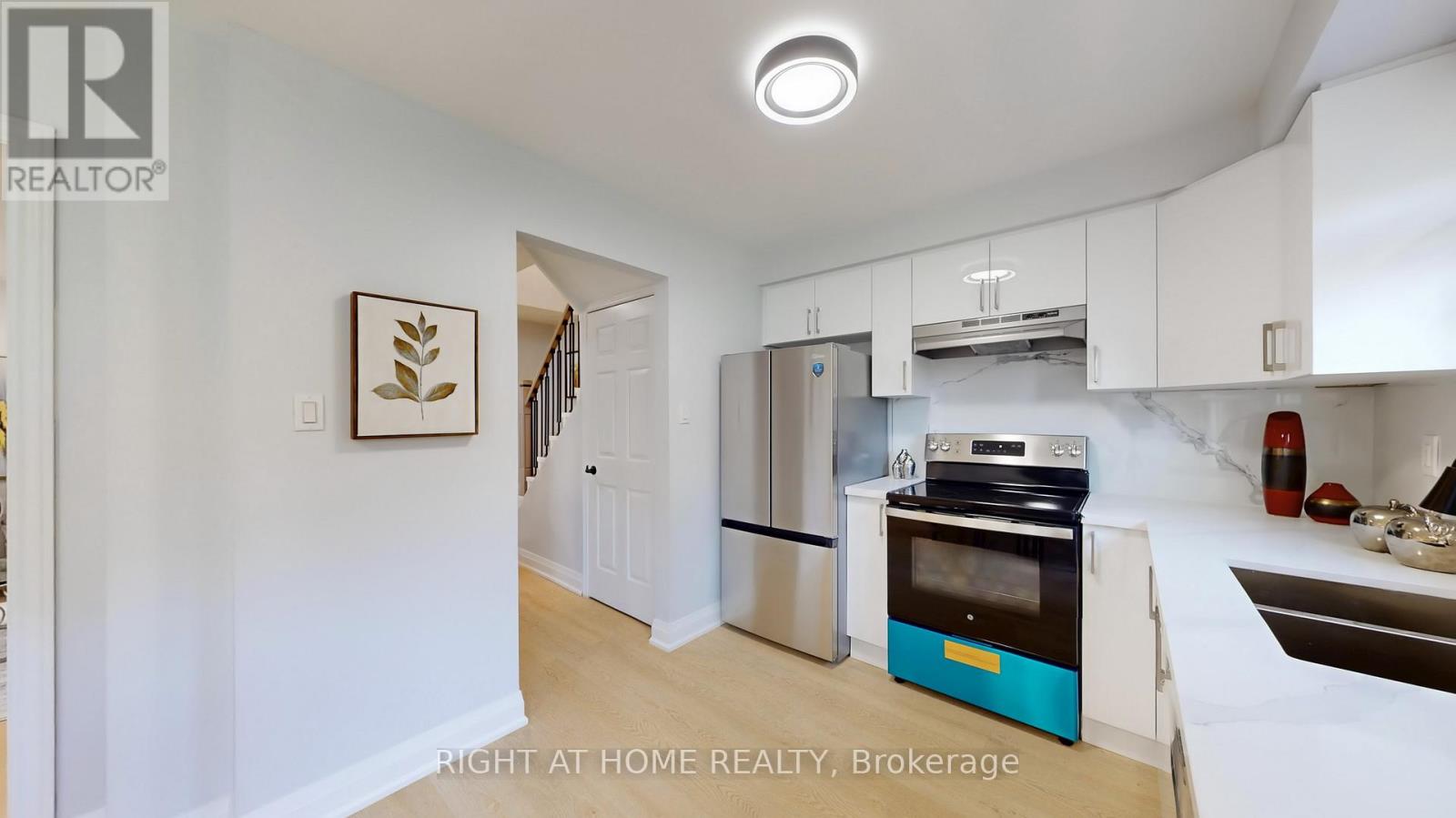 3362 Wilmar Crescent, Mississauga, Ontario  L5L 4C2 - Photo 9 - W12573194