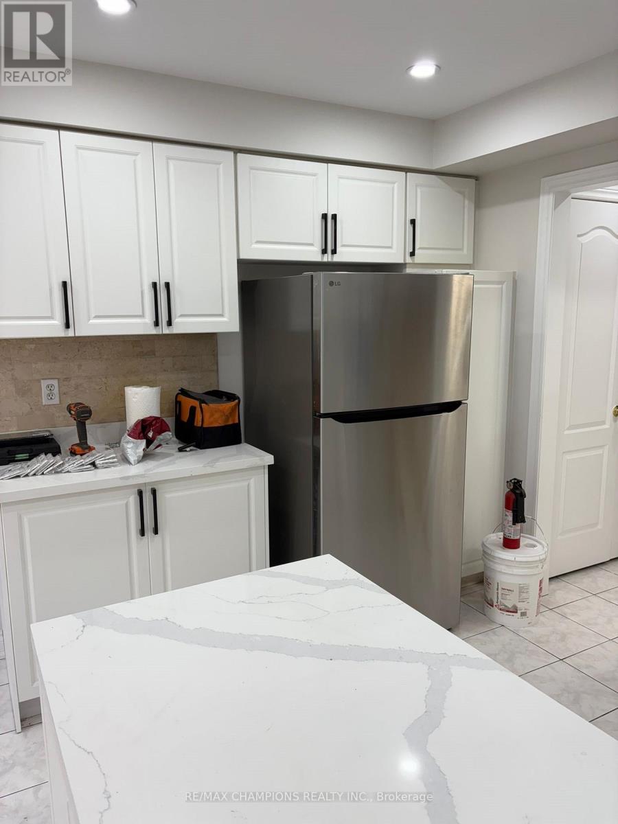 13 Sahara Trail, Brampton, Ontario  L6R 1P2 - Photo 10 - W12549654