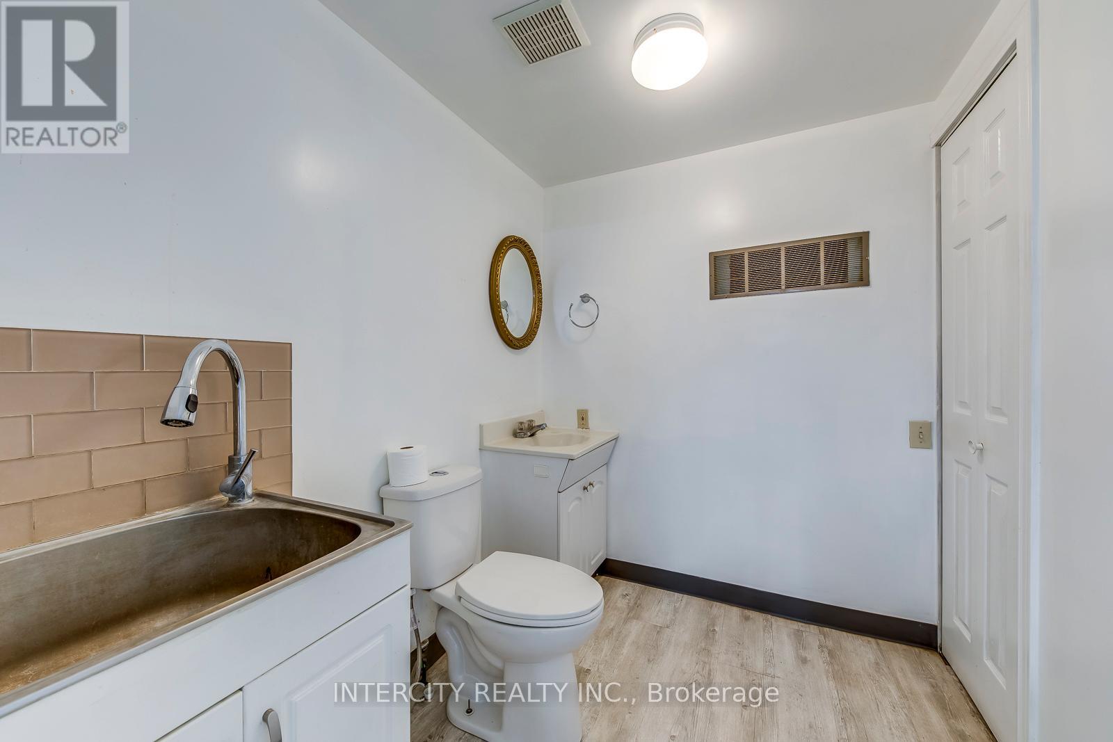 2764 Governors Road S, Hamilton, Ontario  L0R 1T0 - Photo 15 - X12413072