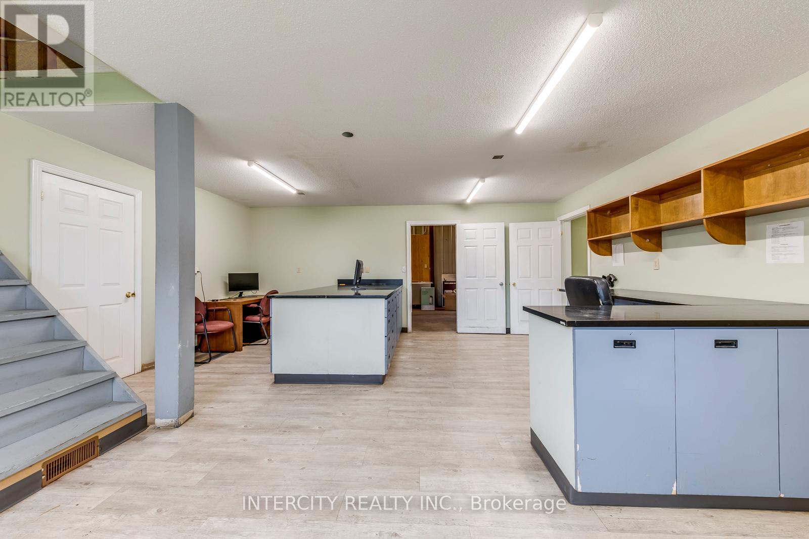 2764 Governors Road S, Hamilton, Ontario  L0R 1T0 - Photo 7 - X12413072