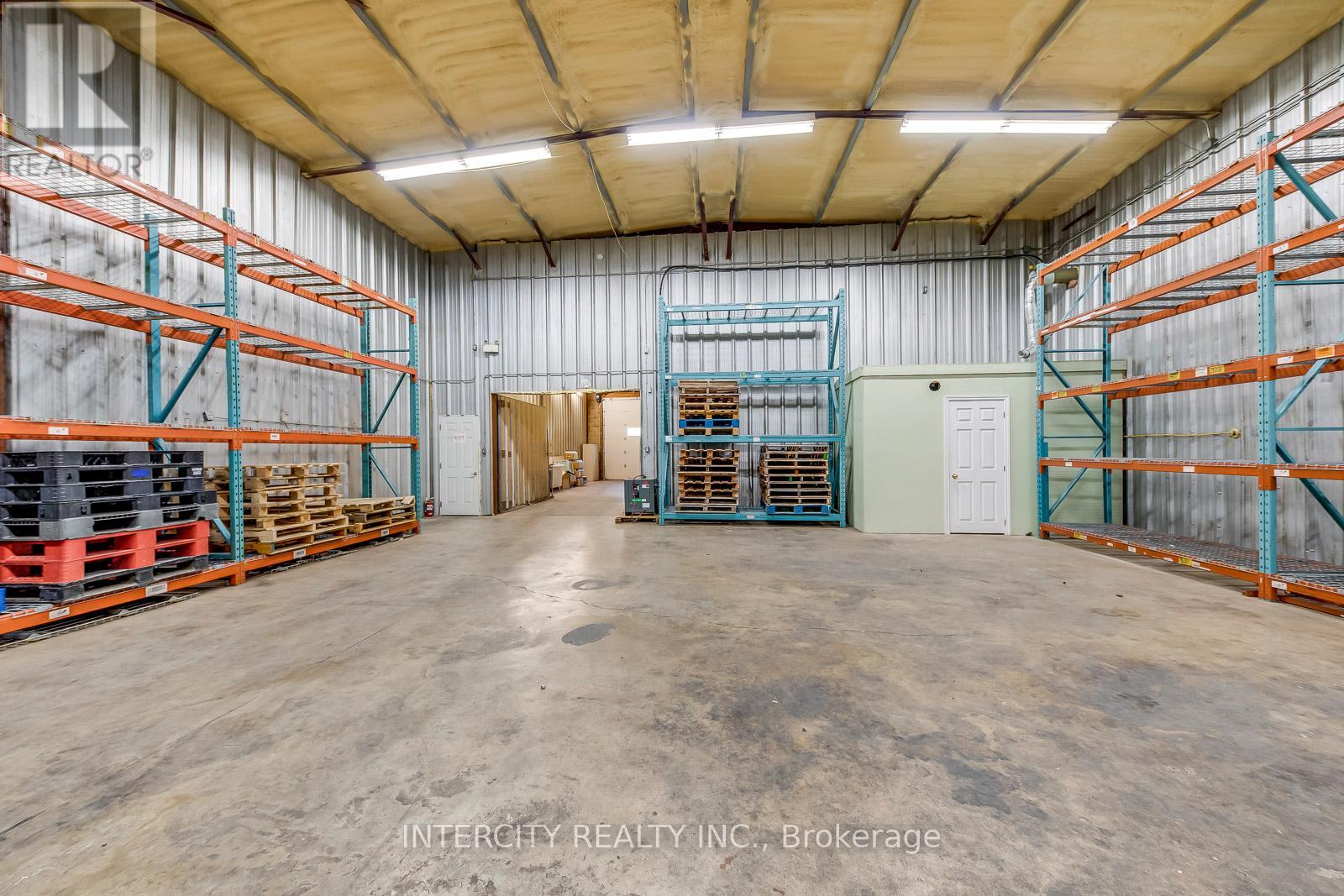 2764 Governors Road S, Hamilton, Ontario  L0R 1T0 - Photo 9 - X12413072