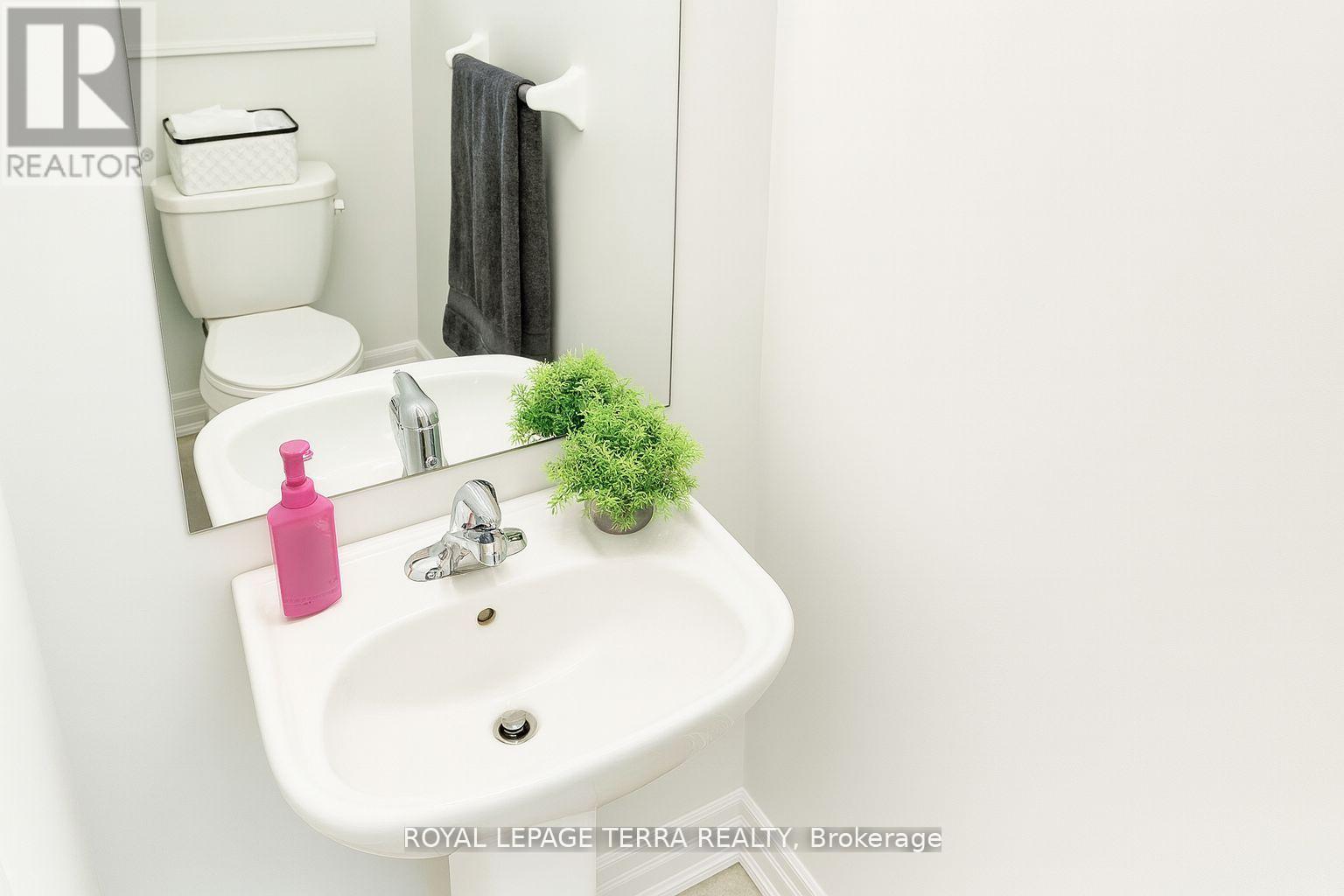 19 Rosanne Circle, Wasaga Beach, Ontario  L9Z 0N4 - Photo 6 - S12389447