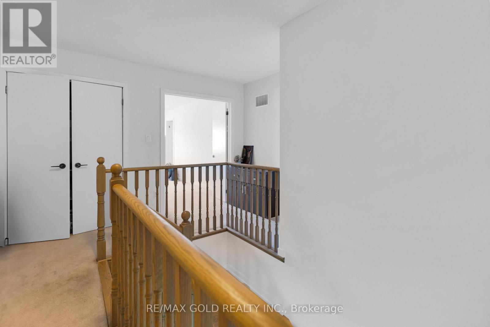 124 Baffin Crescent, Brampton, Ontario  L7A 0C7 - Photo 10 - W12297537