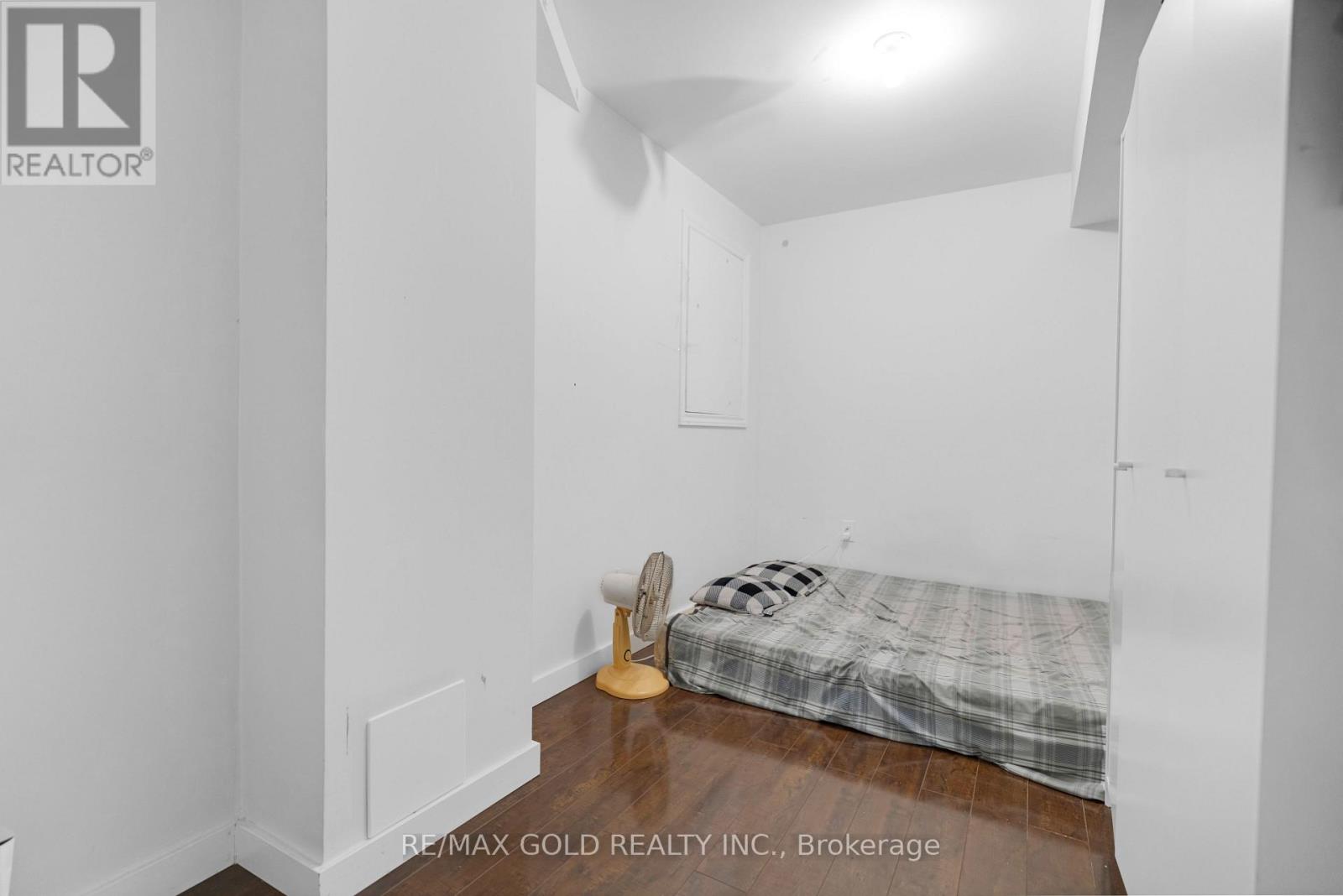 124 Baffin Crescent, Brampton, Ontario  L7A 0C7 - Photo 18 - W12297537