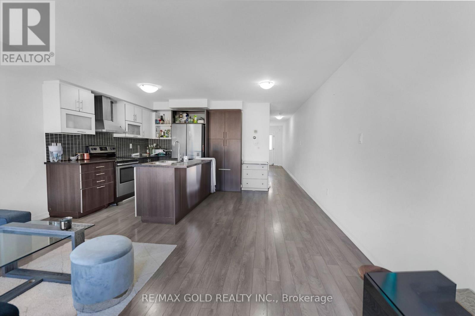 124 Baffin Crescent, Brampton, Ontario  L7A 0C7 - Photo 5 - W12297537