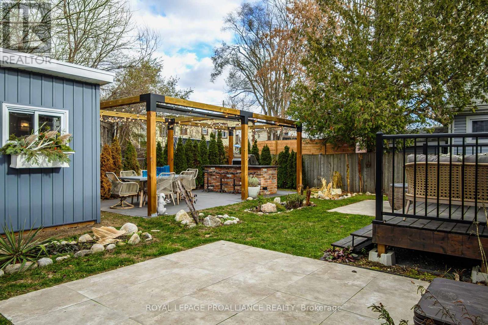 37 Leopold Street, Quinte West, Ontario  K8V 2K1 - Photo 3 - X12573222