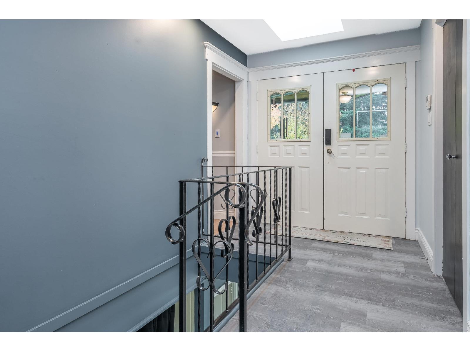 7940 Taulbut Street, Mission, British Columbia  V2V 3W7 - Photo 6 - R3069550