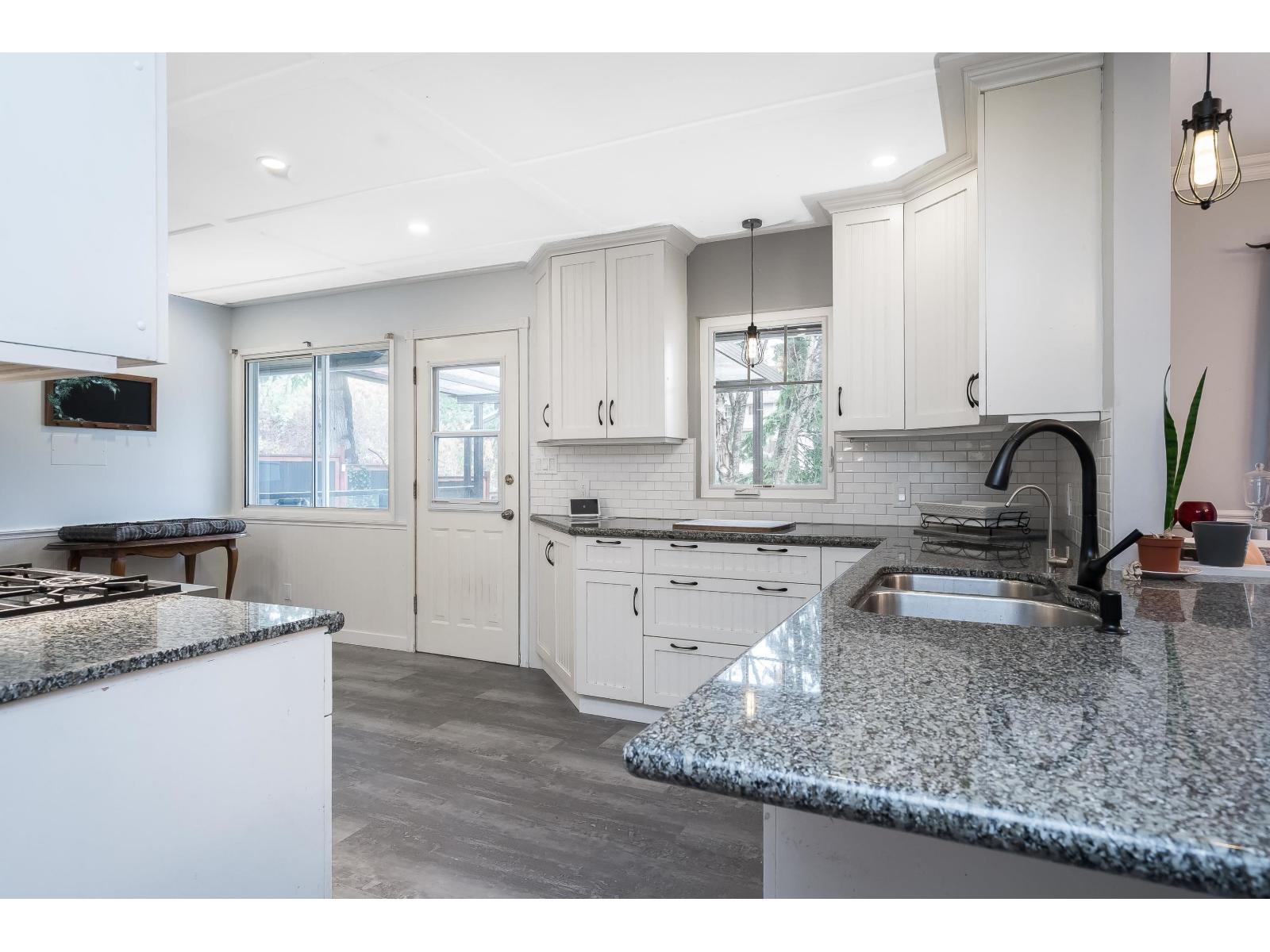 7940 Taulbut Street, Mission, British Columbia  V2V 3W7 - Photo 13 - R3069550