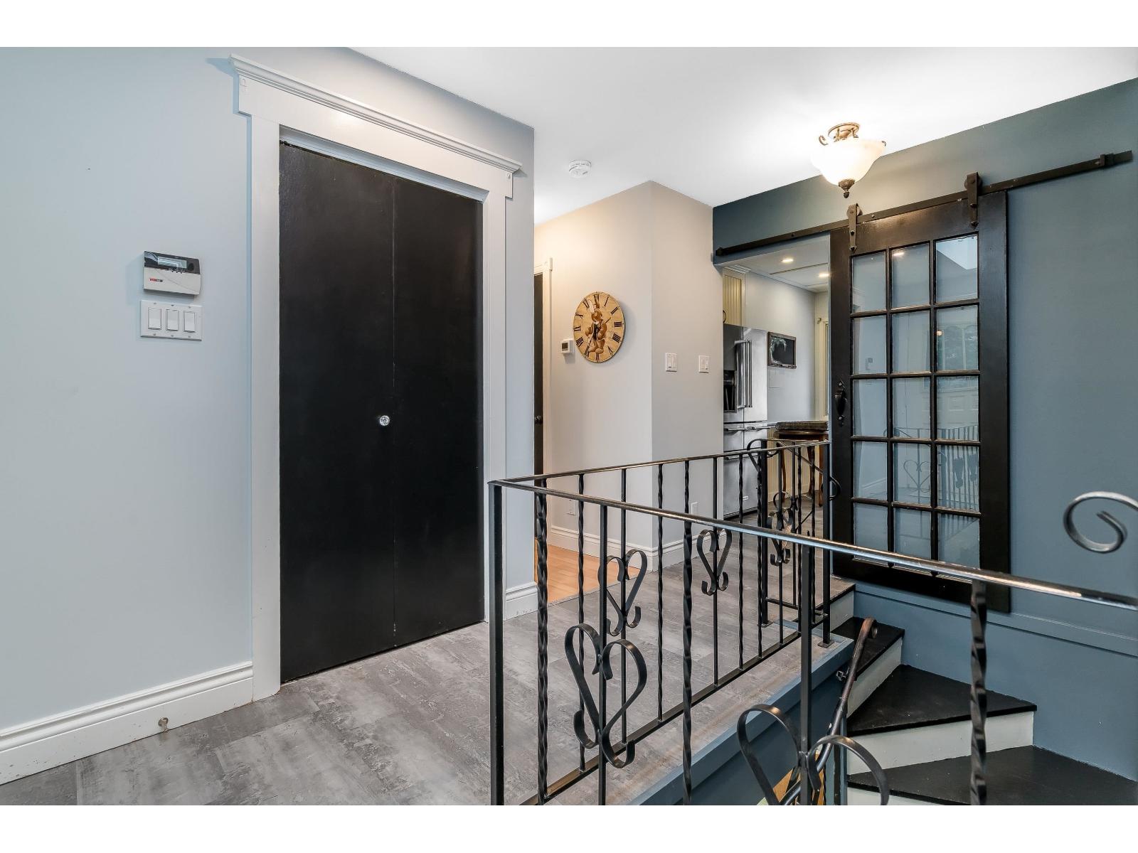 7940 Taulbut Street, Mission, British Columbia  V2V 3W7 - Photo 5 - R3069550