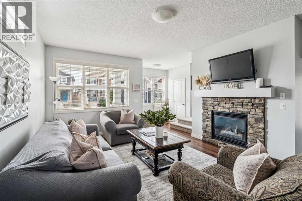 91 River Heights Green, Cochrane, Alberta  T4C 0Y4 - Photo 6 - A2270288