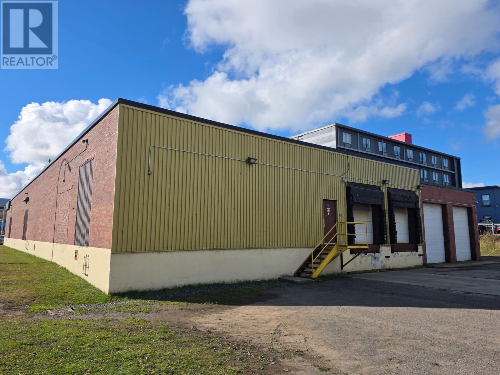 184 Camelot St, Thunder Bay, Ontario  P7A 4A9 - Photo 3 - TB253541