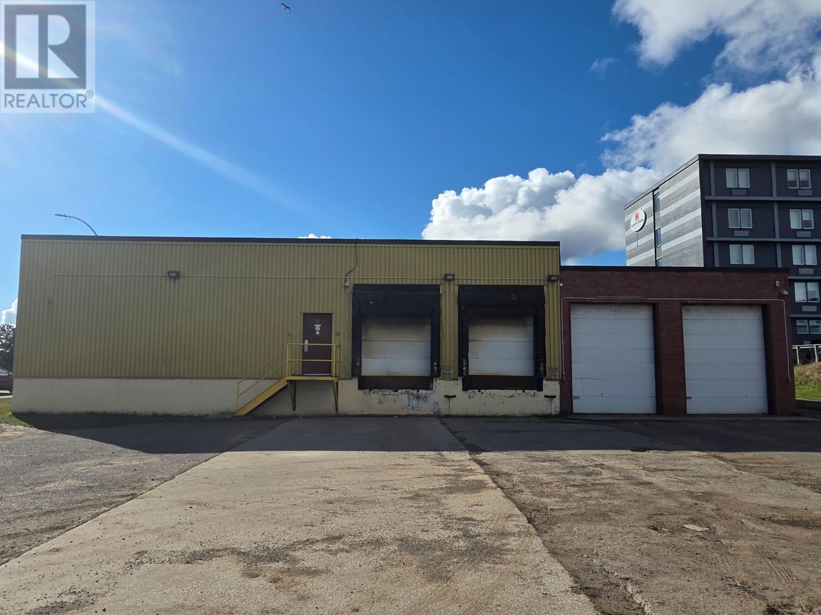 184 Camelot St, Thunder Bay, Ontario  P7A 4A9 - Photo 4 - TB253541