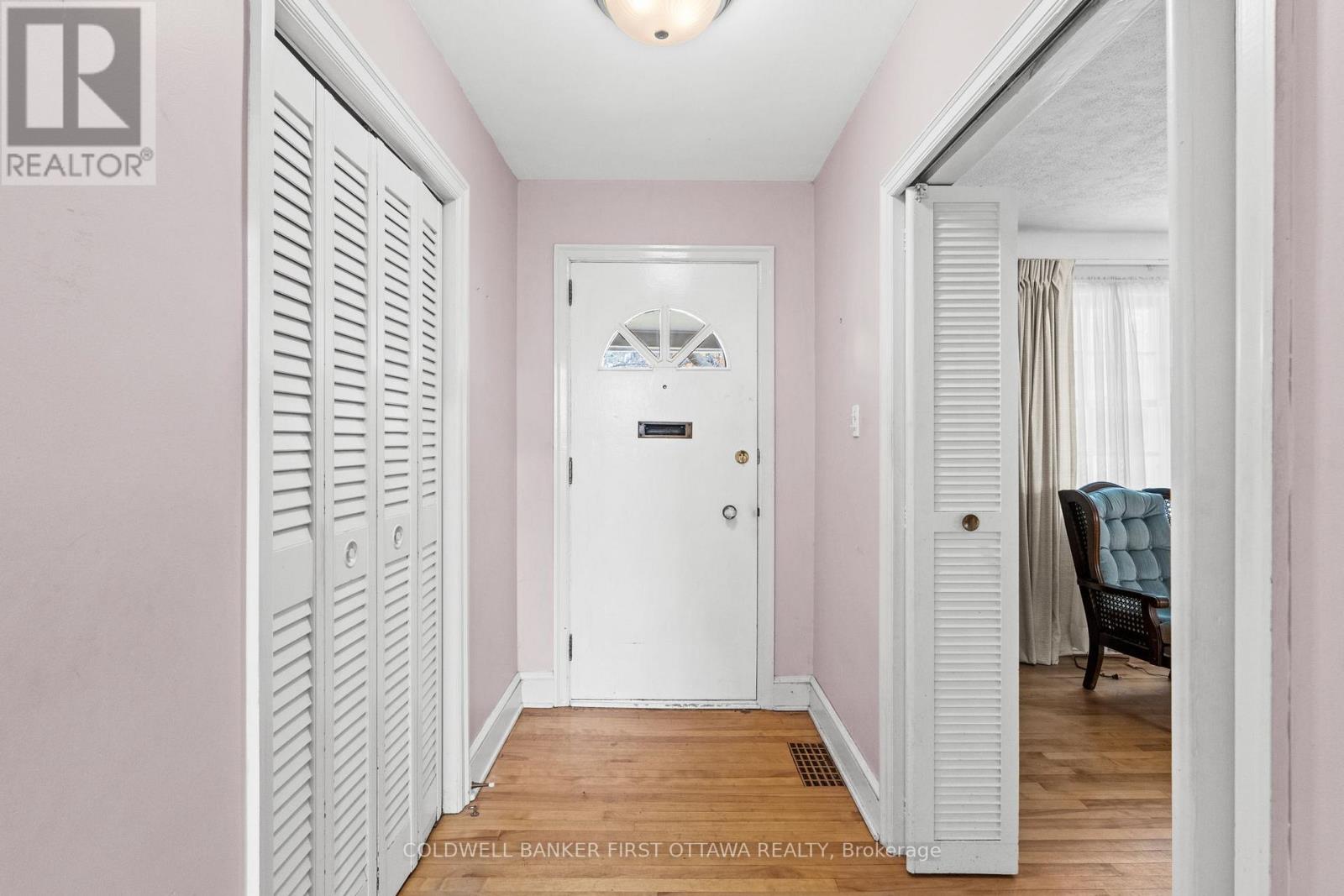 1914 Norwood Avenue, Ottawa, Ontario  K1H 5K6 - Photo 5 - X12573242