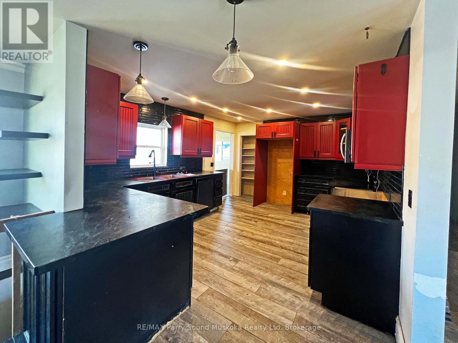 119 Gibson Street, Parry Sound, Ontario  P2A 1X6 - Photo 11 - X12565684