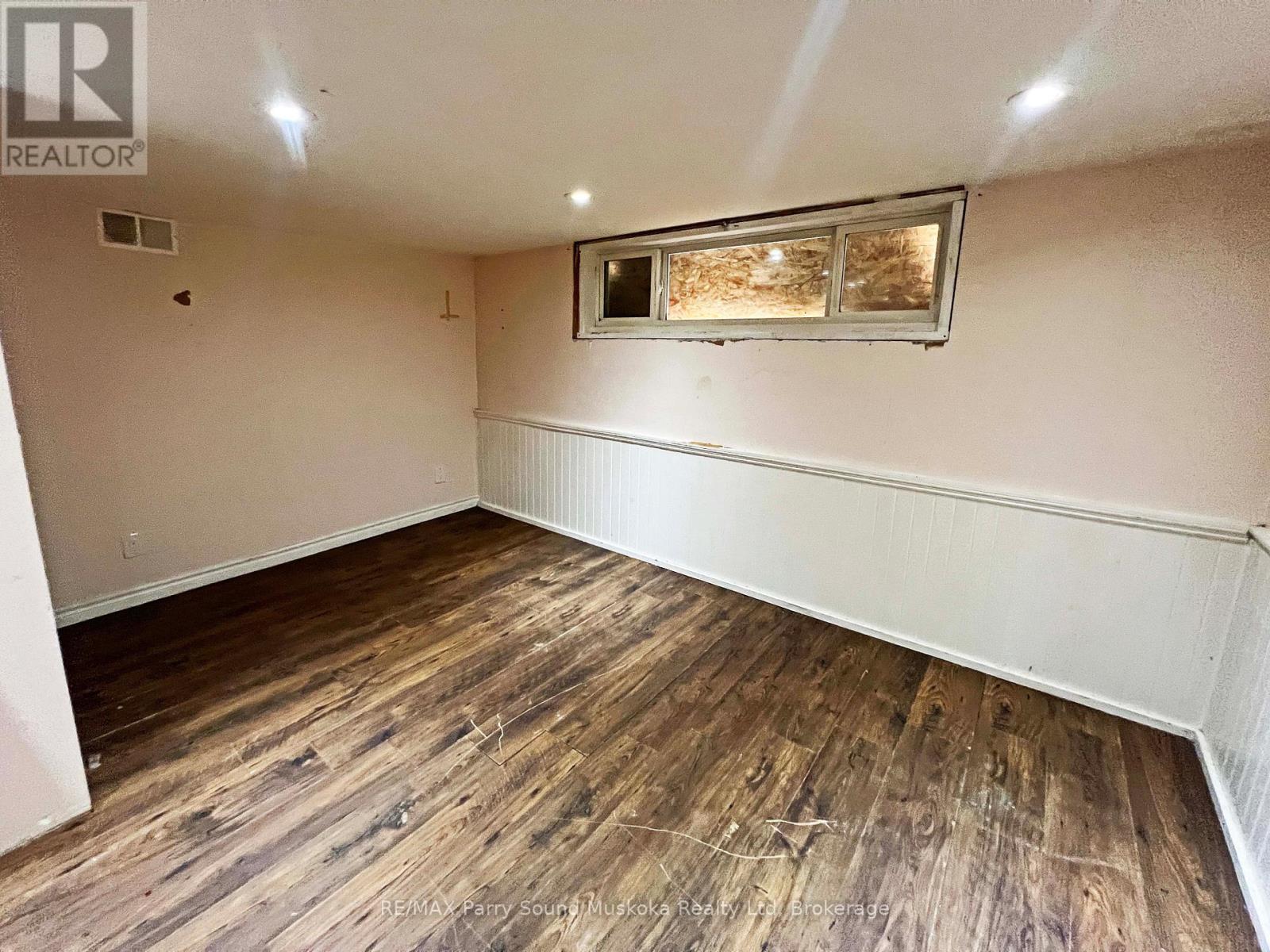 119 Gibson Street, Parry Sound, Ontario  P2A 1X6 - Photo 31 - X12565684