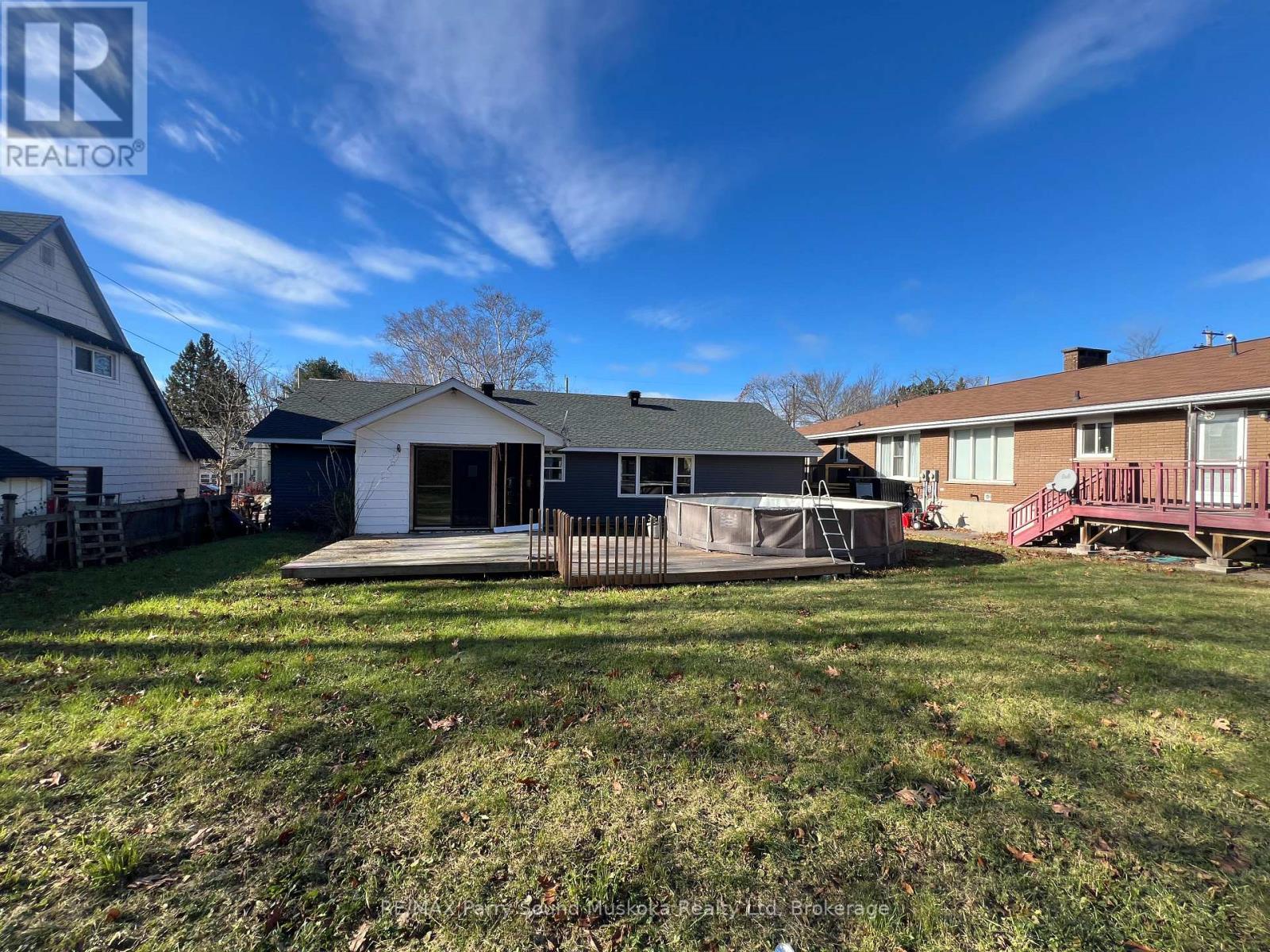 119 Gibson Street, Parry Sound, Ontario  P2A 1X6 - Photo 3 - X12565684