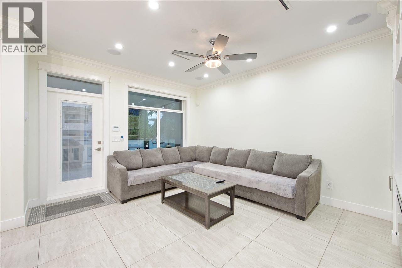 5886 Sherbrooke Street, Vancouver, British Columbia  V5W 3M9 - Photo 3 - R3069692