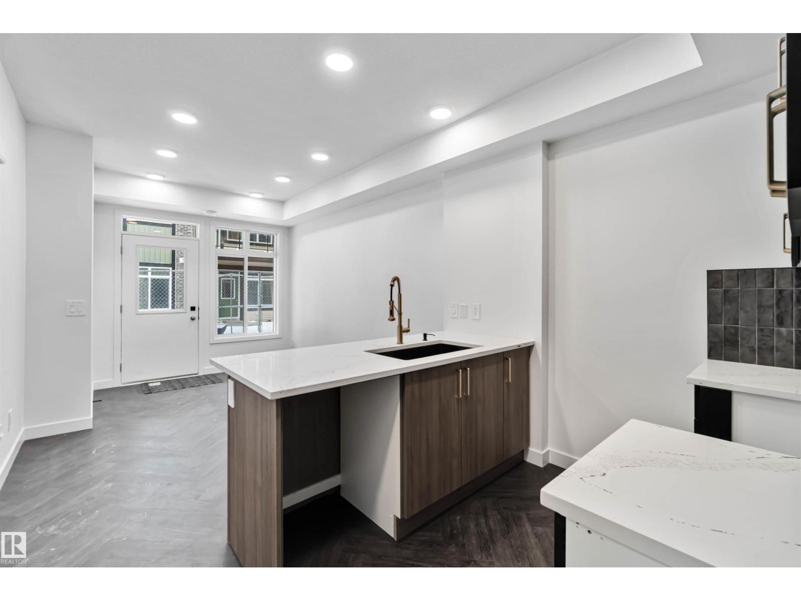 #37 16231 19 Av Sw, Edmonton, Alberta  T6W 5C6 - Photo 9 - E4456663