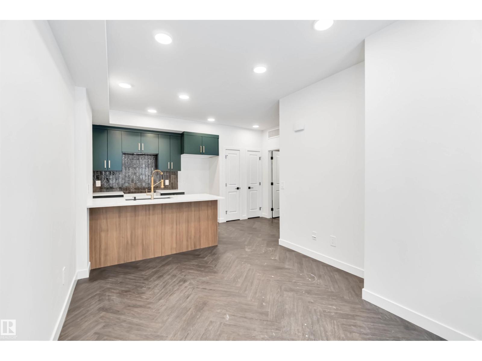 #37 16231 19 Av Sw, Edmonton, Alberta  T6W 5C6 - Photo 3 - E4456663