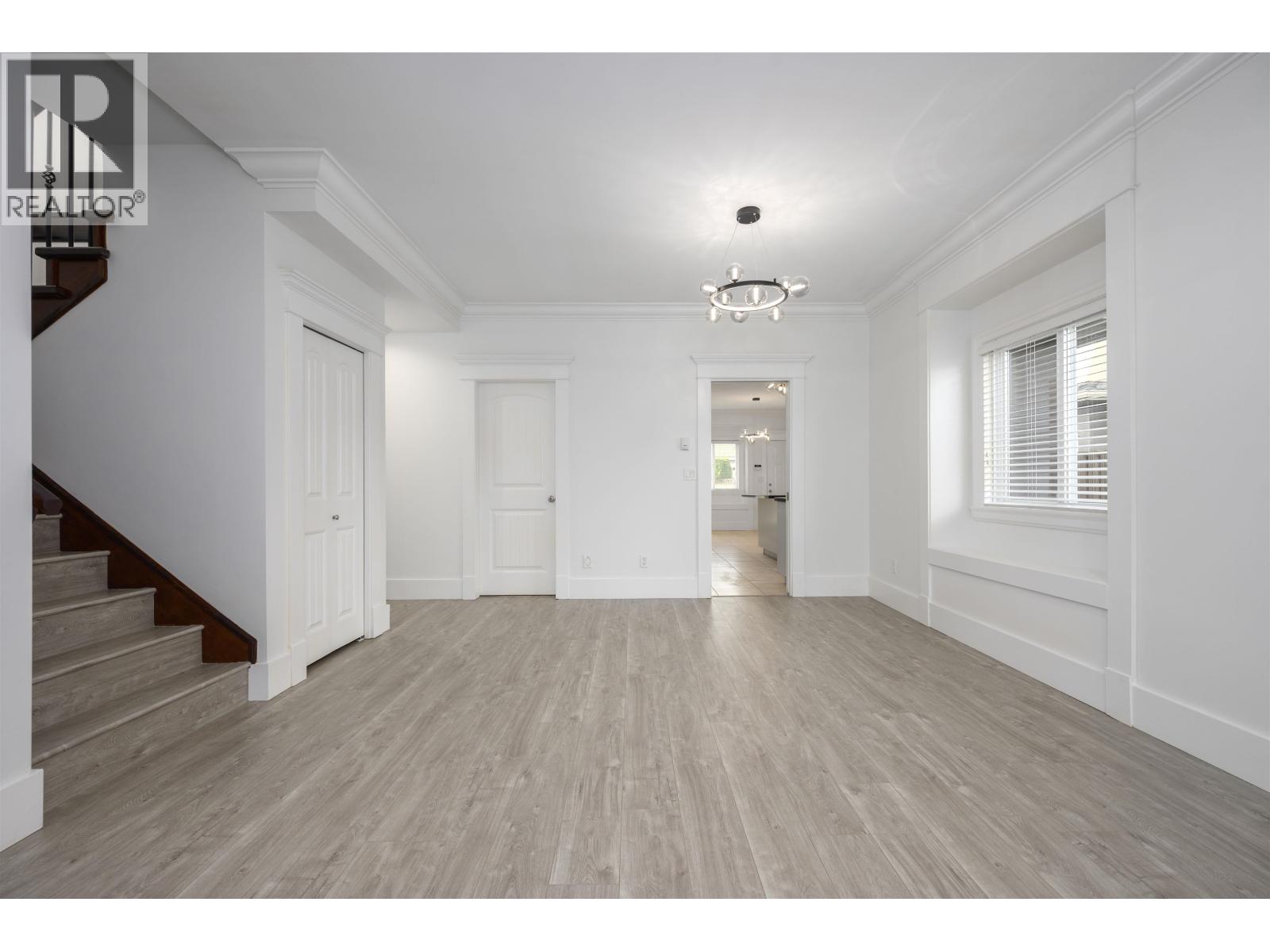 6806 Dunnedin Street, Burnaby, British Columbia  V5B 1Z2 - Photo 8 - R3069558