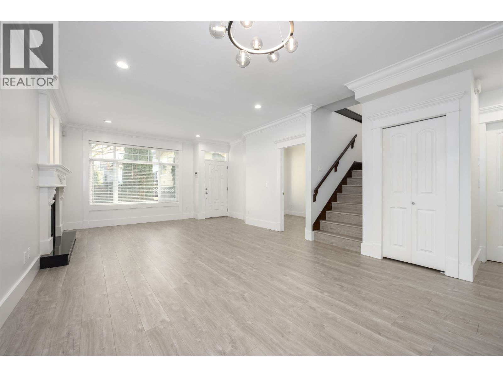 6806 Dunnedin Street, Burnaby, British Columbia  V5B 1Z2 - Photo 10 - R3069558