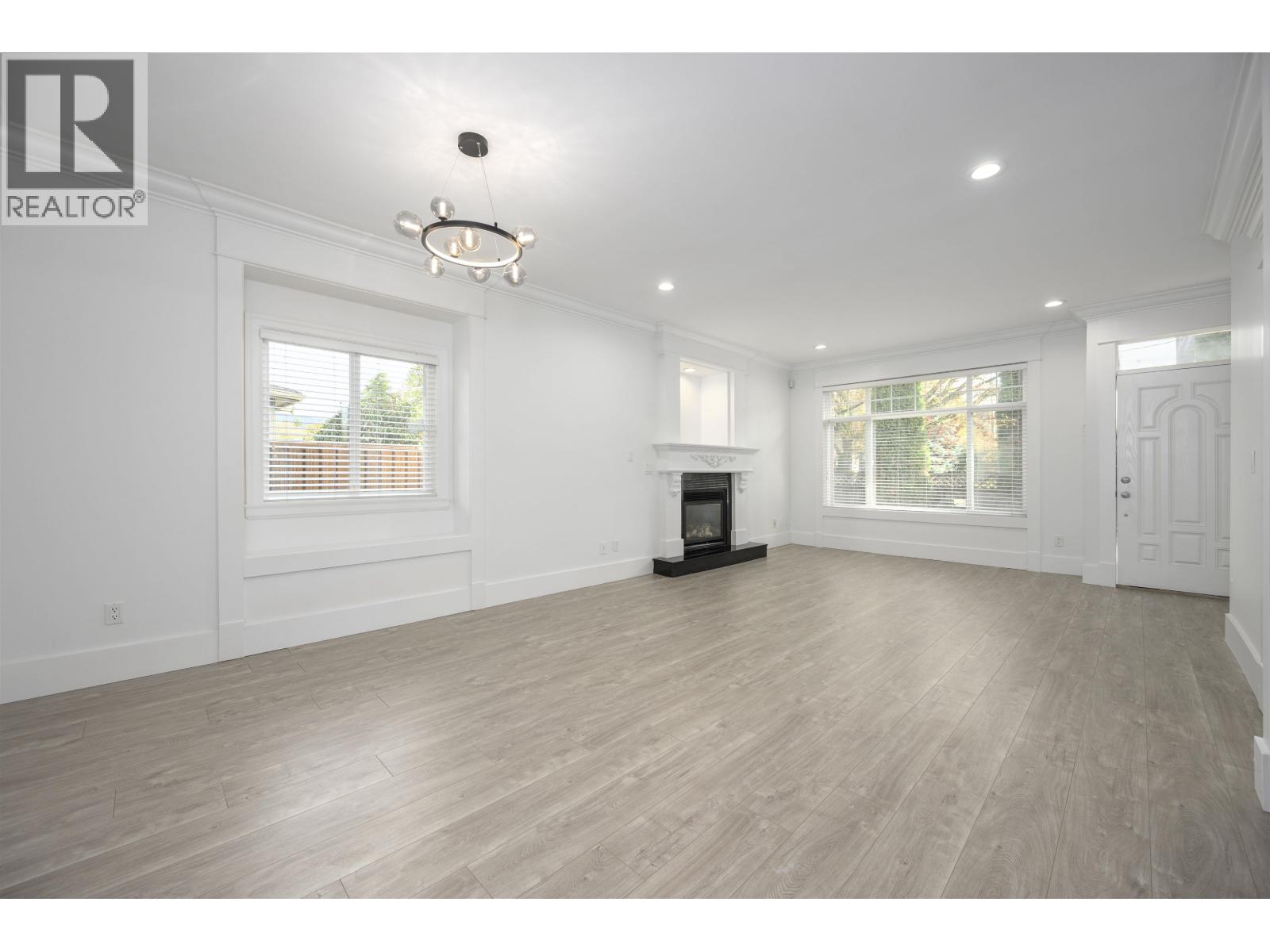 6806 Dunnedin Street, Burnaby, British Columbia  V5B 1Z2 - Photo 9 - R3069558