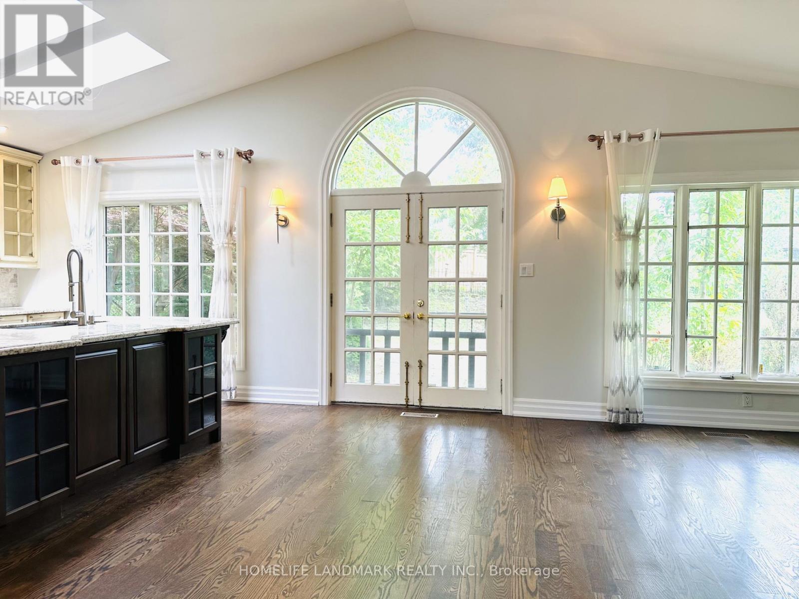 125 Bannatyne Drive, Toronto, Ontario  M2L 2P5 - Photo 10 - C12573234