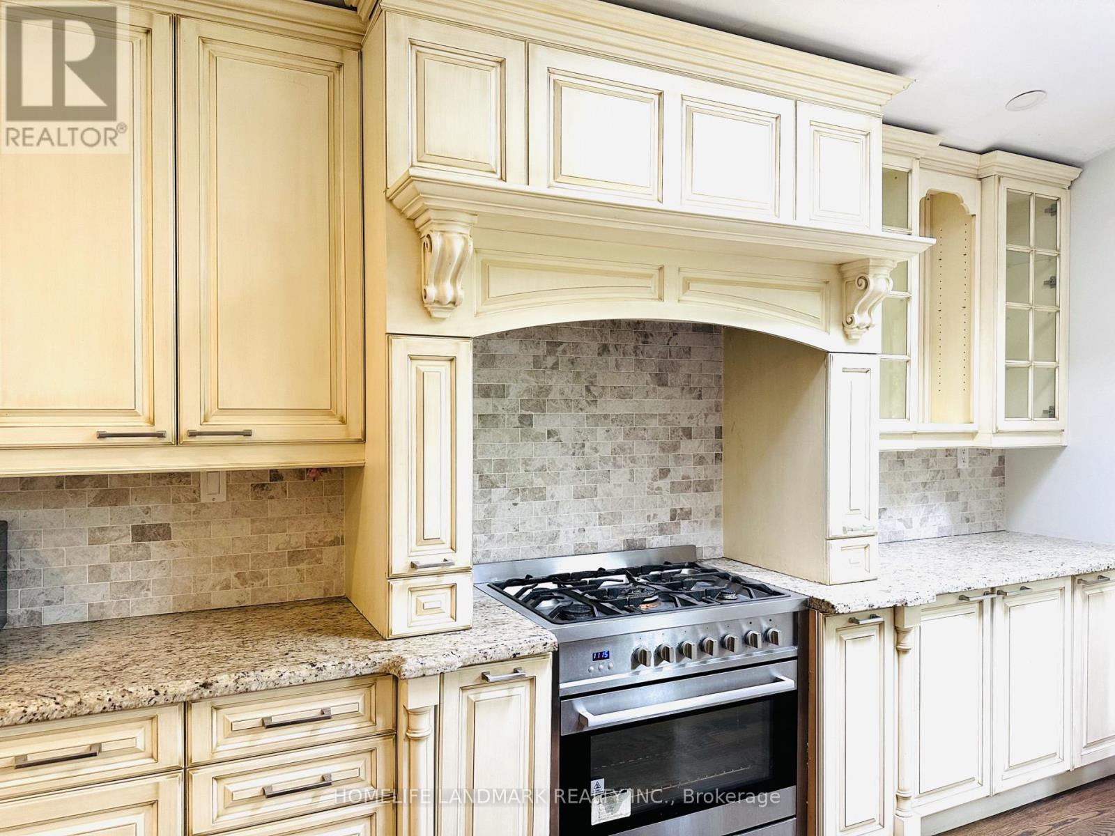 125 Bannatyne Drive, Toronto, Ontario  M2L 2P5 - Photo 11 - C12573234