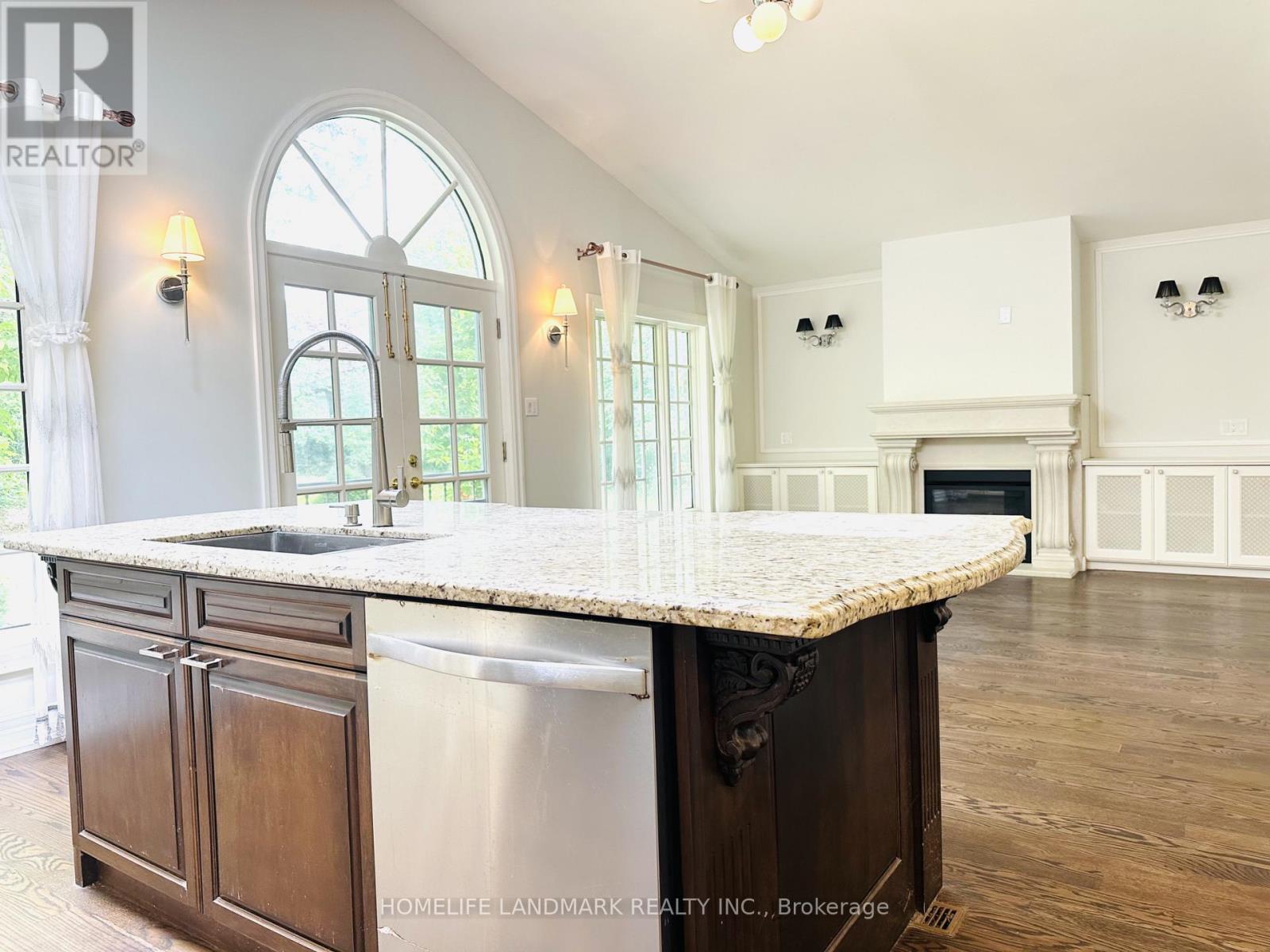 125 Bannatyne Drive, Toronto, Ontario  M2L 2P5 - Photo 15 - C12573234