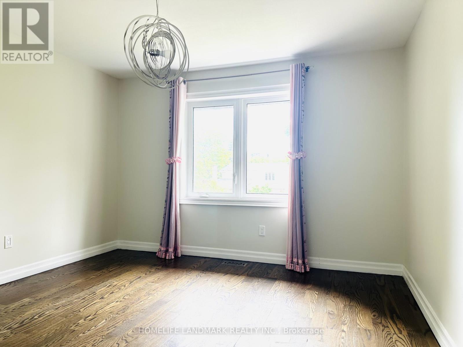 125 Bannatyne Drive, Toronto, Ontario  M2L 2P5 - Photo 18 - C12573234