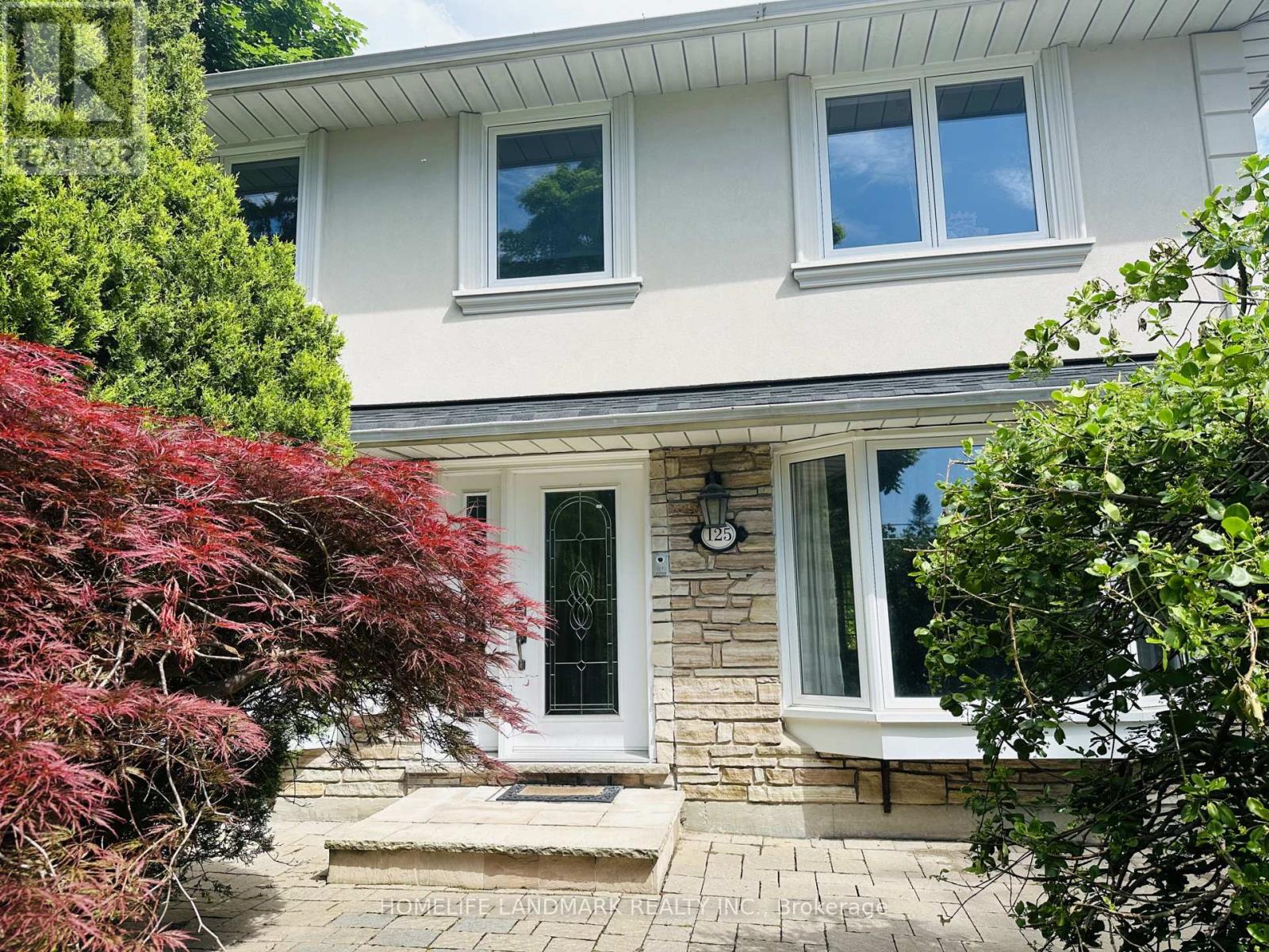 125 Bannatyne Drive, Toronto, Ontario  M2L 2P5 - Photo 3 - C12573234