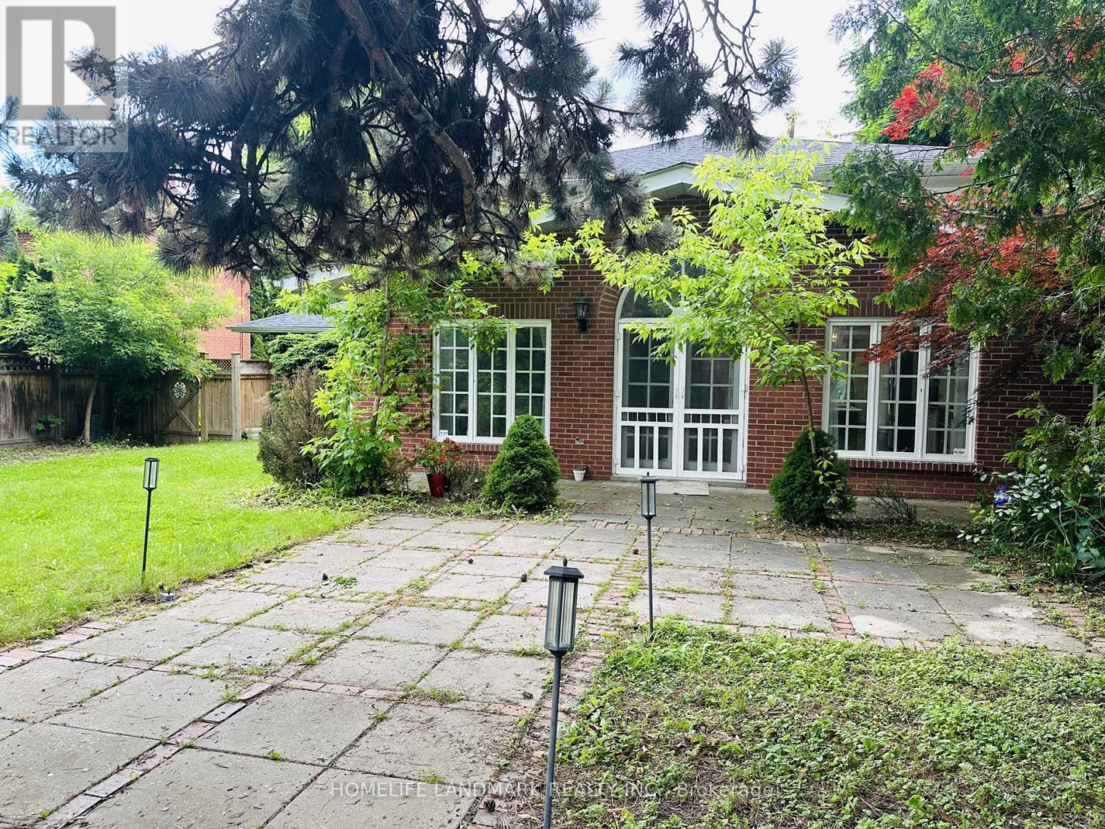 125 Bannatyne Drive, Toronto, Ontario  M2L 2P5 - Photo 30 - C12573234