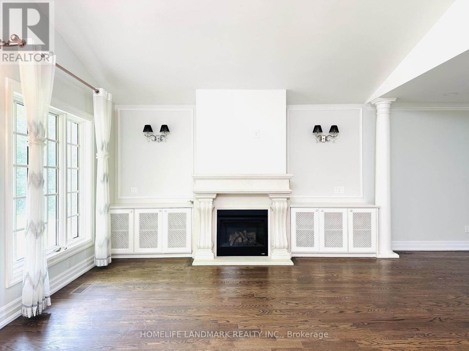 125 Bannatyne Drive, Toronto, Ontario  M2L 2P5 - Photo 4 - C12573234