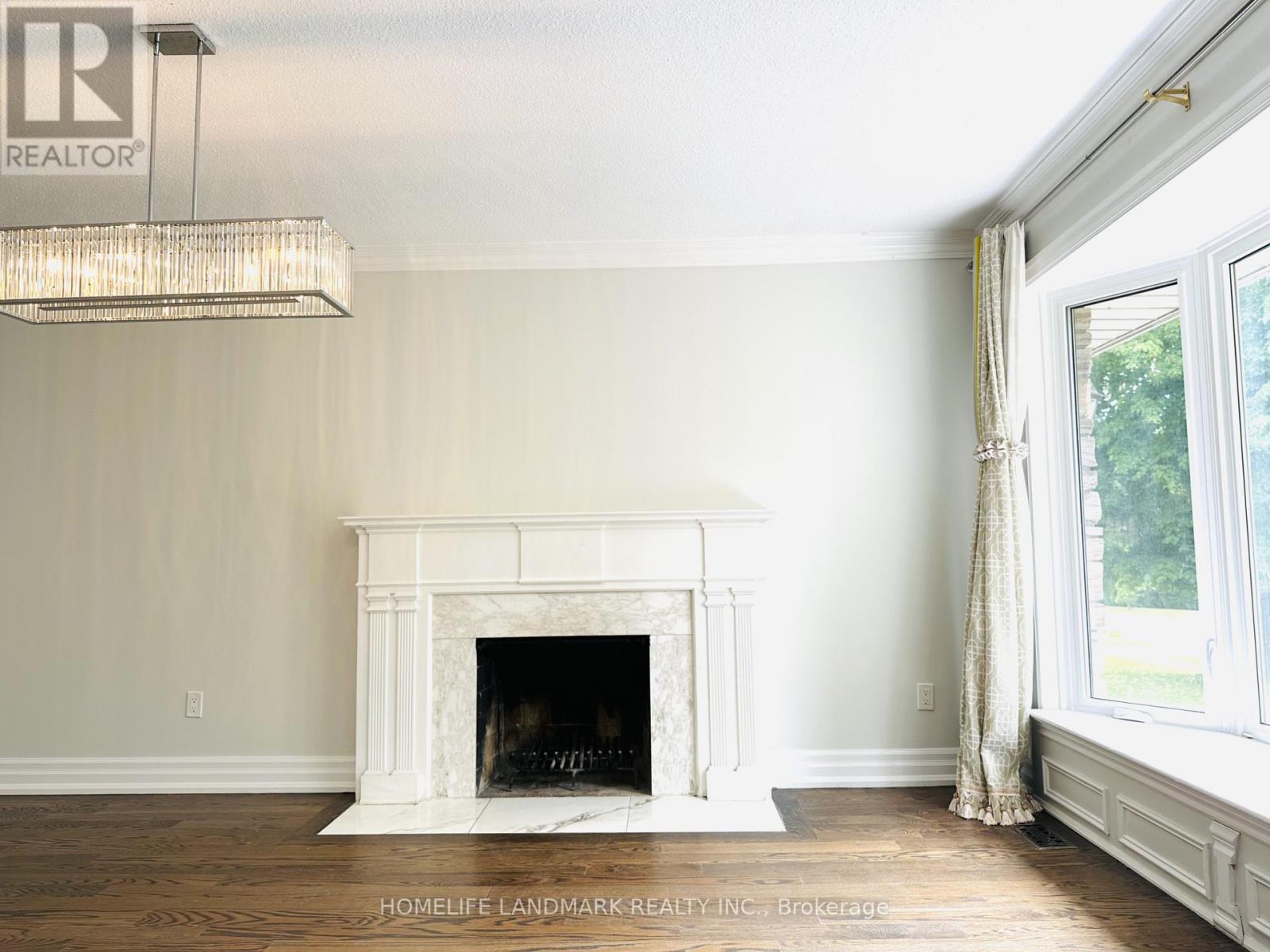 125 Bannatyne Drive, Toronto, Ontario  M2L 2P5 - Photo 6 - C12573234