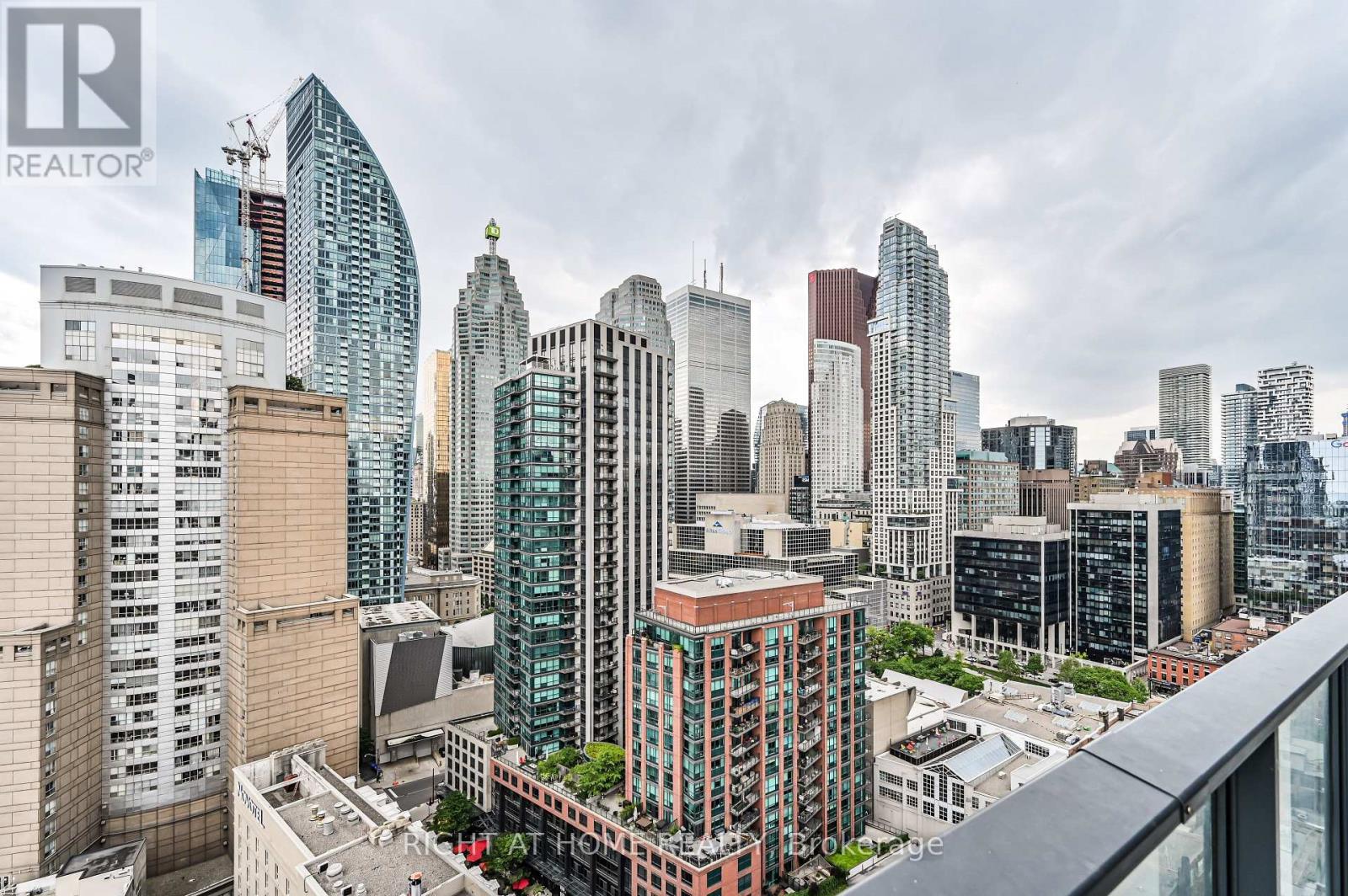 2205 - 2a Church Street, Toronto, Ontario  M5E 0E1 - Photo 12 - C12573264